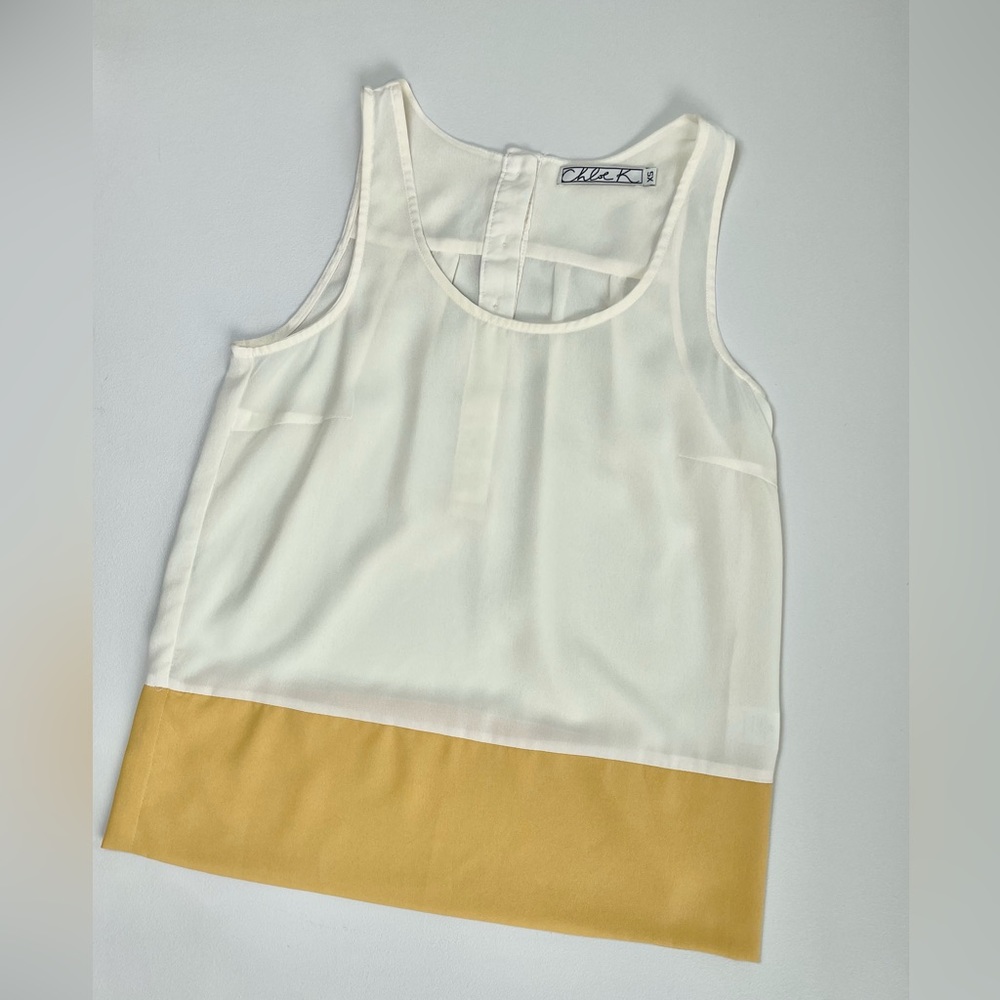 Woman’s Chloe K cream & gold summer blouse | XS